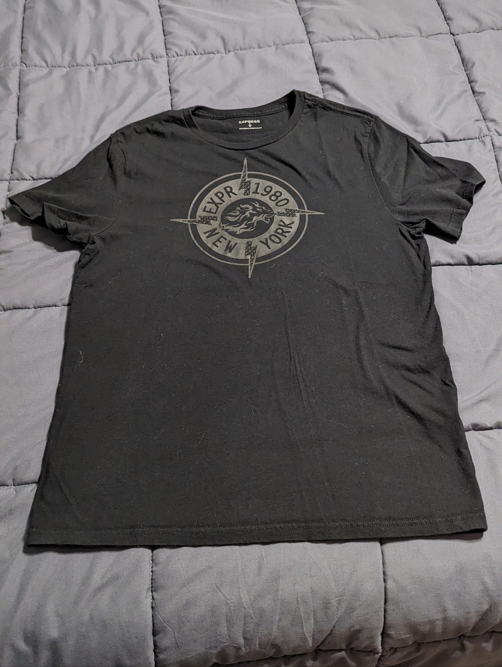 EXPRESS Vintage Black Unisex size Medium graphic T-shirt with Lion on front